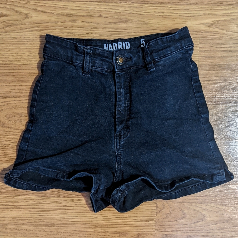 High waist black short shorts